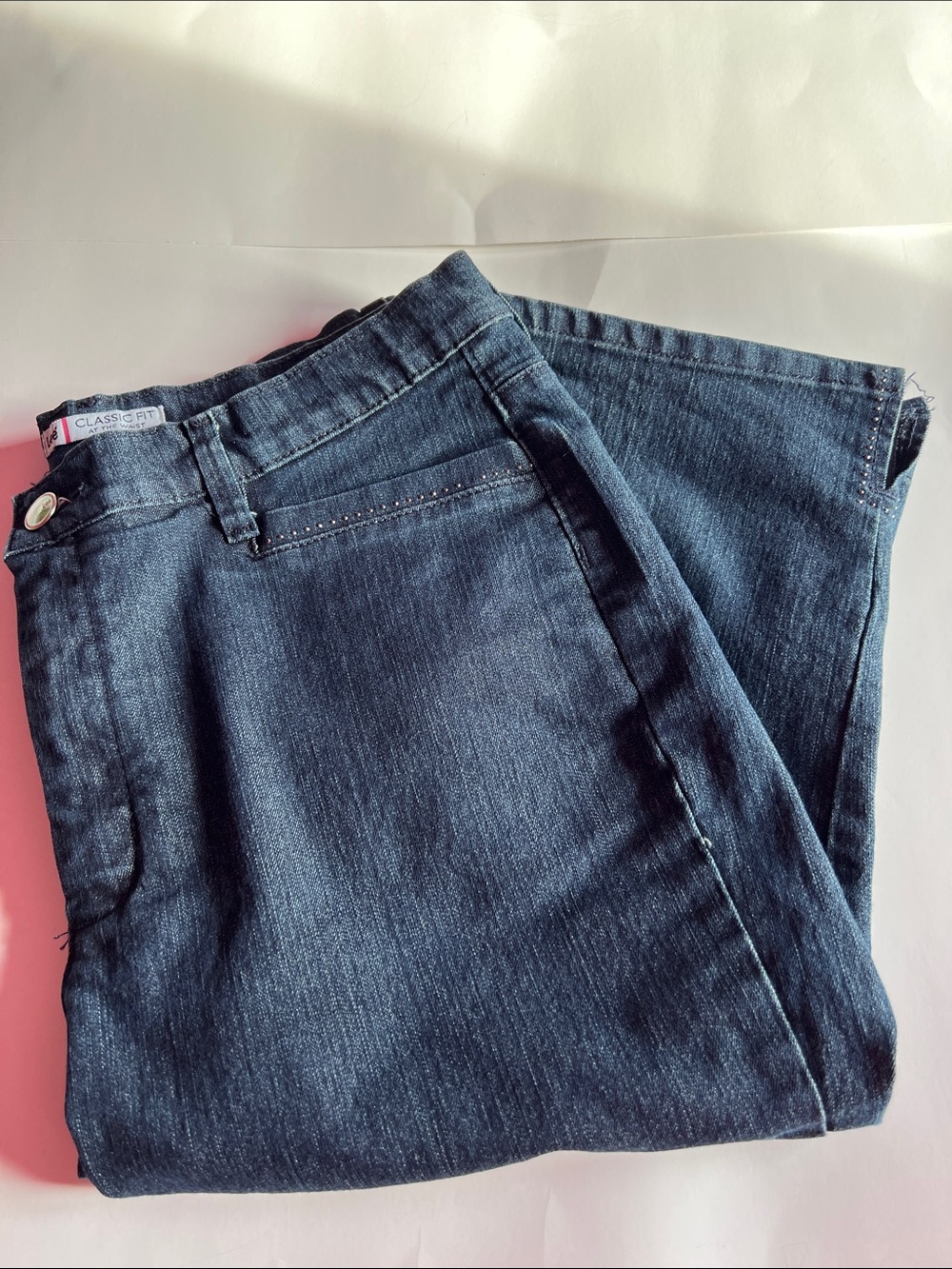 Lee Classic Women’s Dark Blue Jean Capris Size 14 with Rhinestones on Pockets